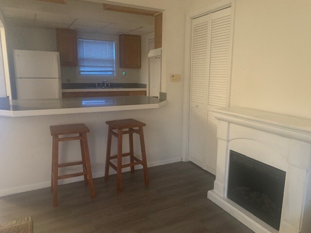 Building Photo - 2065 Libertyville Rd