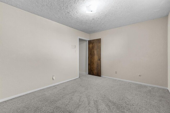 Building Photo - 4010 Paraguay Cir