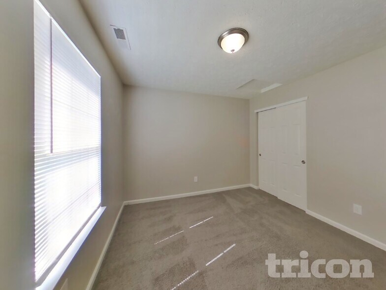Building Photo - 2497 Foxtail Dr