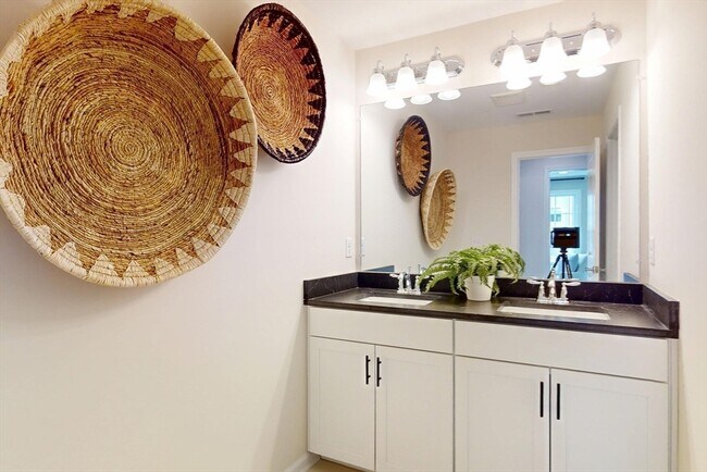 Building Photo - 129 Cold Brk Dr