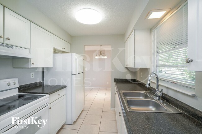 Building Photo - 1423 Caywood Cir S