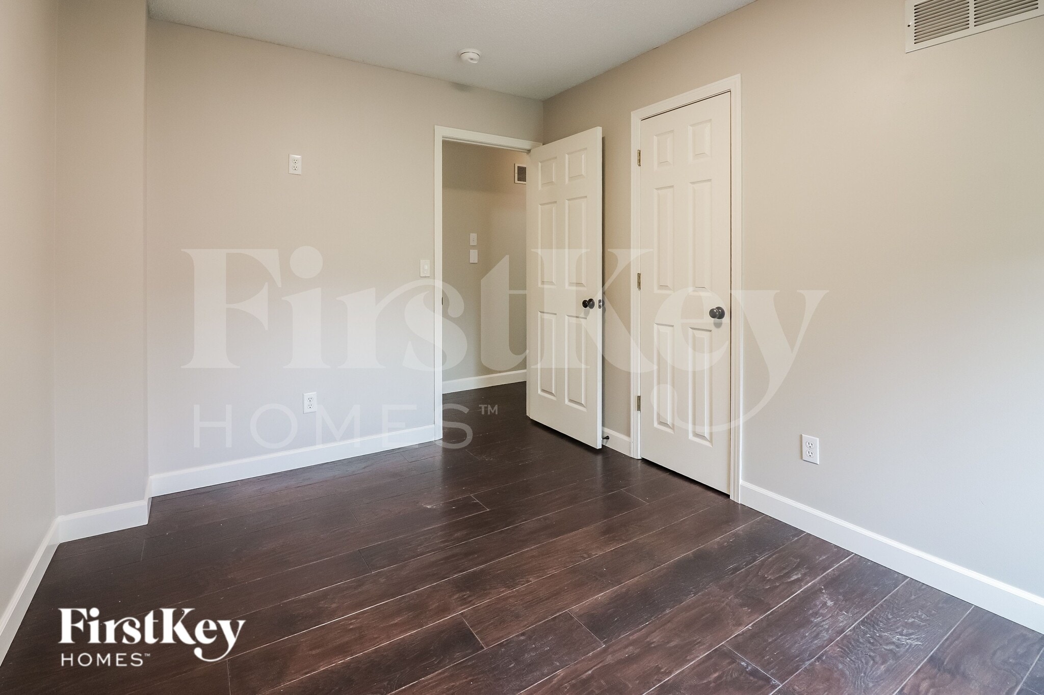 Building Photo - 412 N Crest Dr