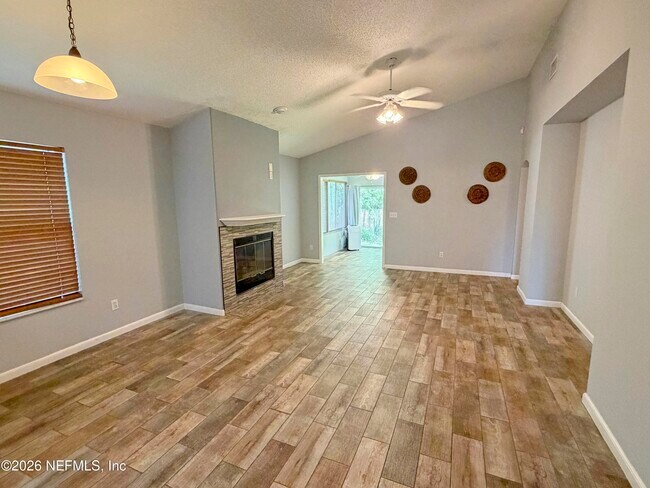 Building Photo - 4271 Hanging Moss Dr