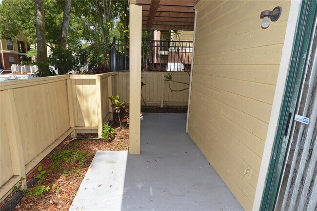 Building Photo - 8647 Mallard Reserve Dr