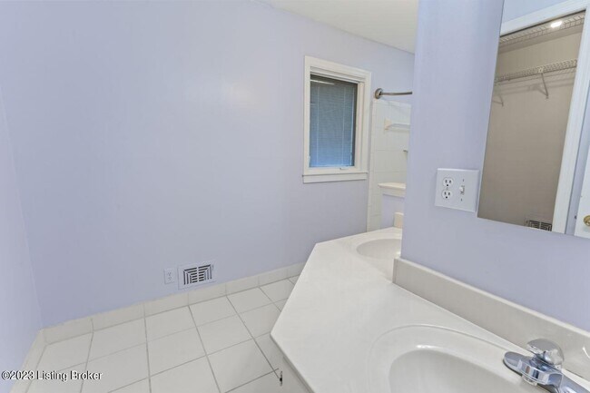 Building Photo - 3002 Lime Kiln Ln