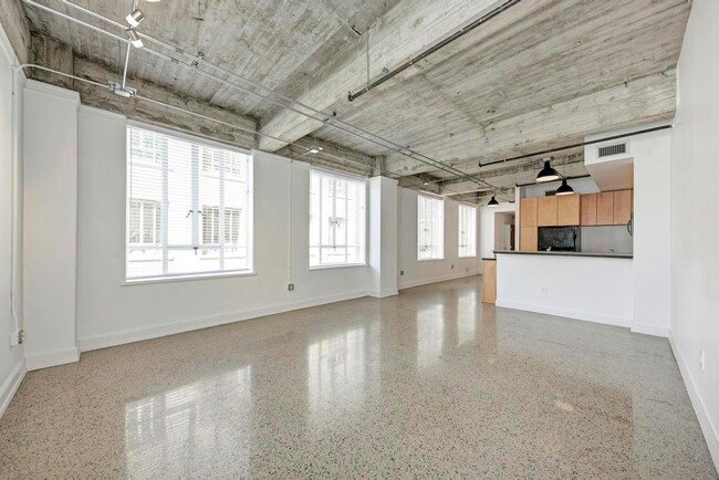 Building Photo - 710 Colorado St