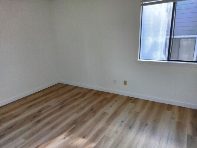 Building Photo - 141 S Zang Way
