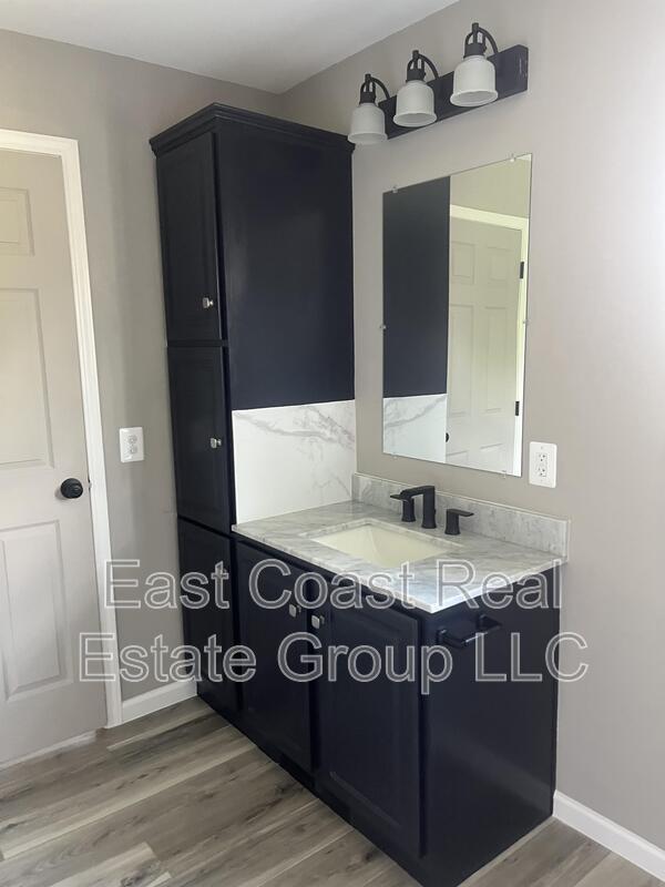 Building Photo - 18061 Crampton Ln