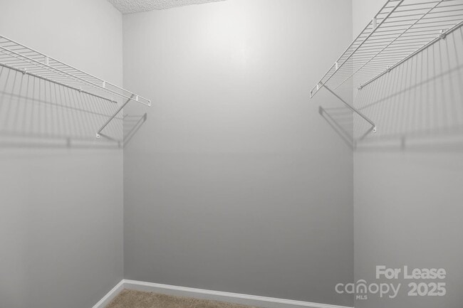 Building Photo - 2505 Stockbridge Dr