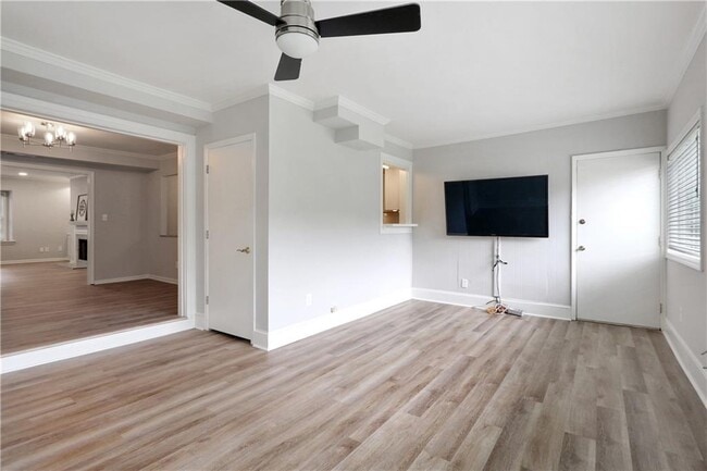 Building Photo - 60 Chaumont Square NW