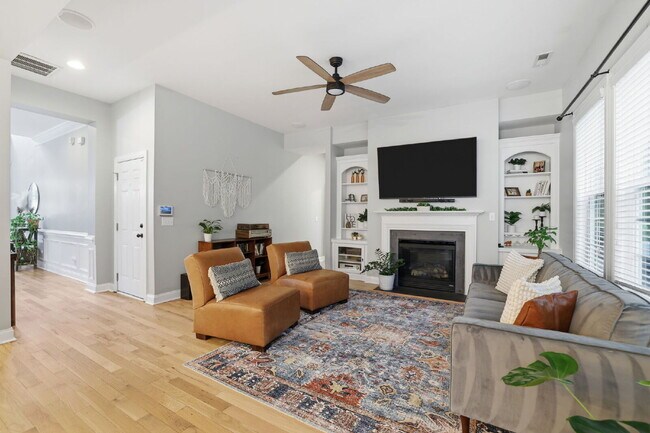Building Photo - Welcome Home to 8626 Sagekirk Ct