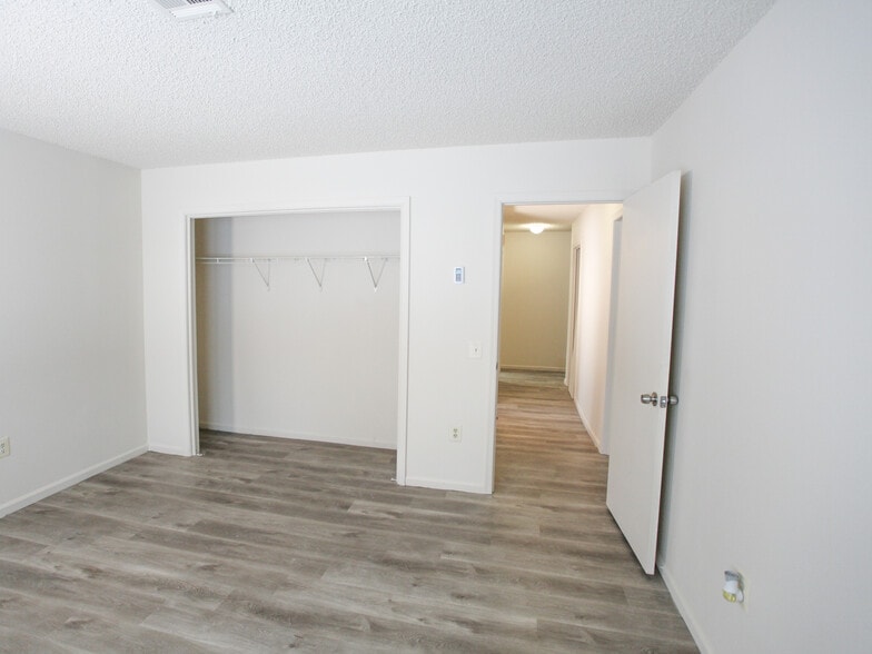 Building Photo - 655C Yale Way