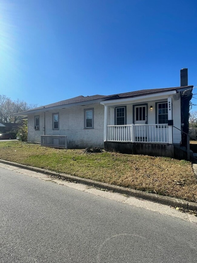 Building Photo - 126 Suffolk Ave