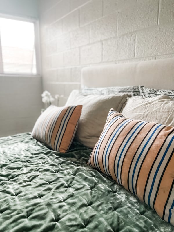 Building Photo - 1855 E Don Carlos