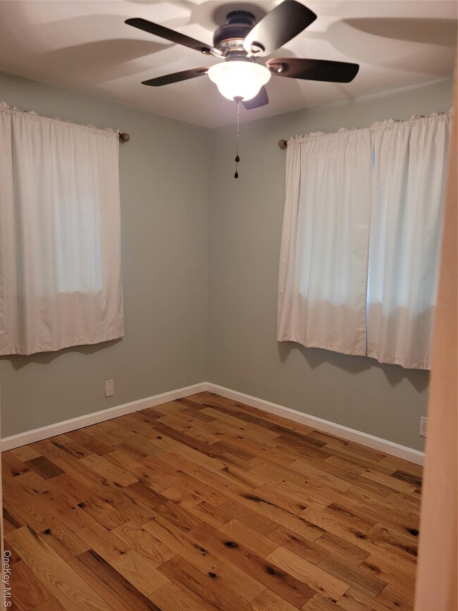 Building Photo - 31 Apricot Rd