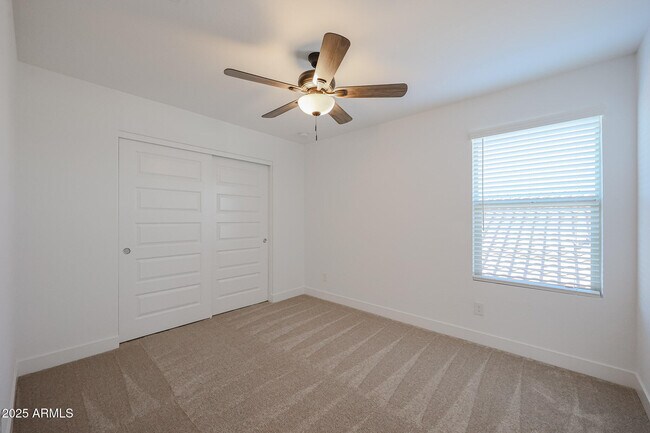 Building Photo - 14819 W Cottontail Ln