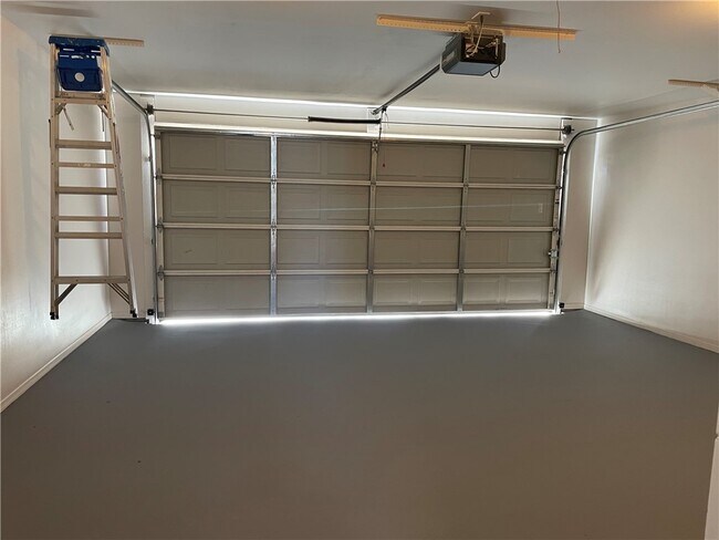 Building Photo - 3704 SW Moline Ave