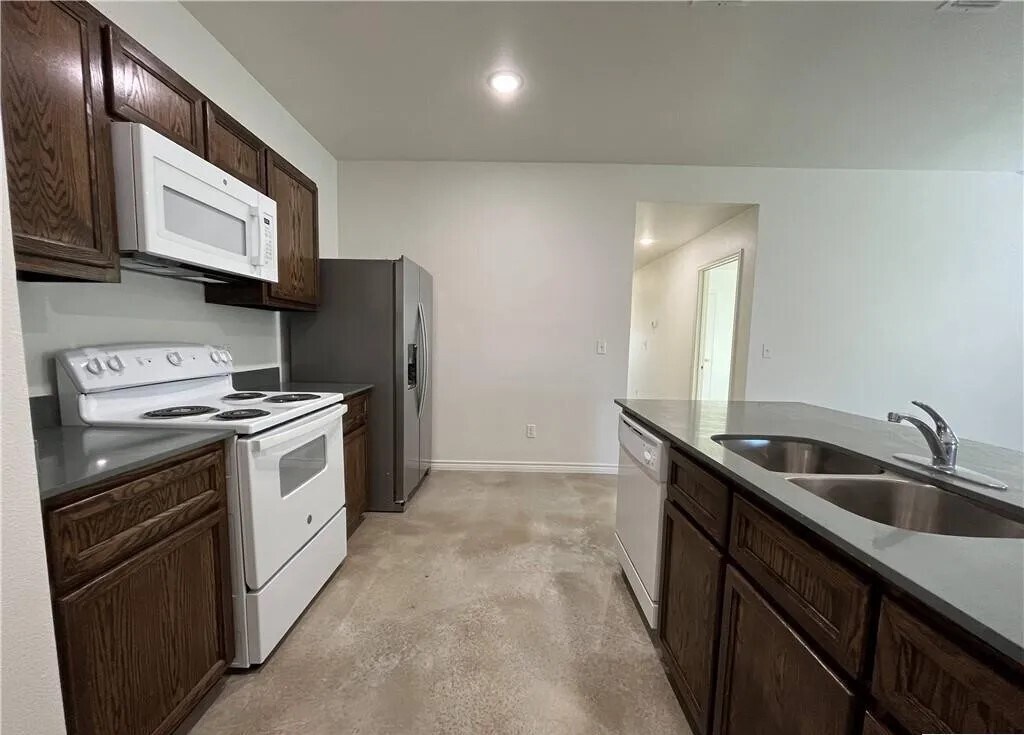 Building Photo - 2316 Alterman Dr