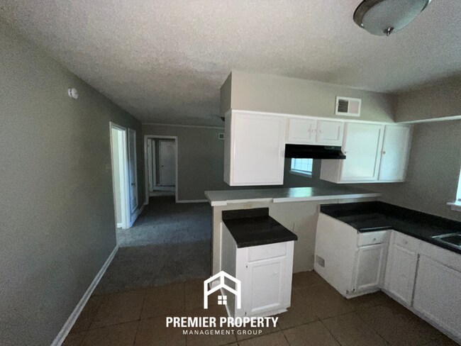 Building Photo - Charming 3BR/1BA Near Parkway Village | 1,305 Sq Ft, Open Kitchen & Large Fenced Yard
