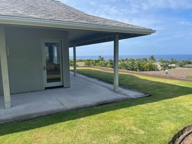 Building Photo - $4,000 / Beautiful 3 bedrm/2 bath home wit...