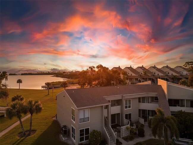 Building Photo - 656 Windrush Bay Dr