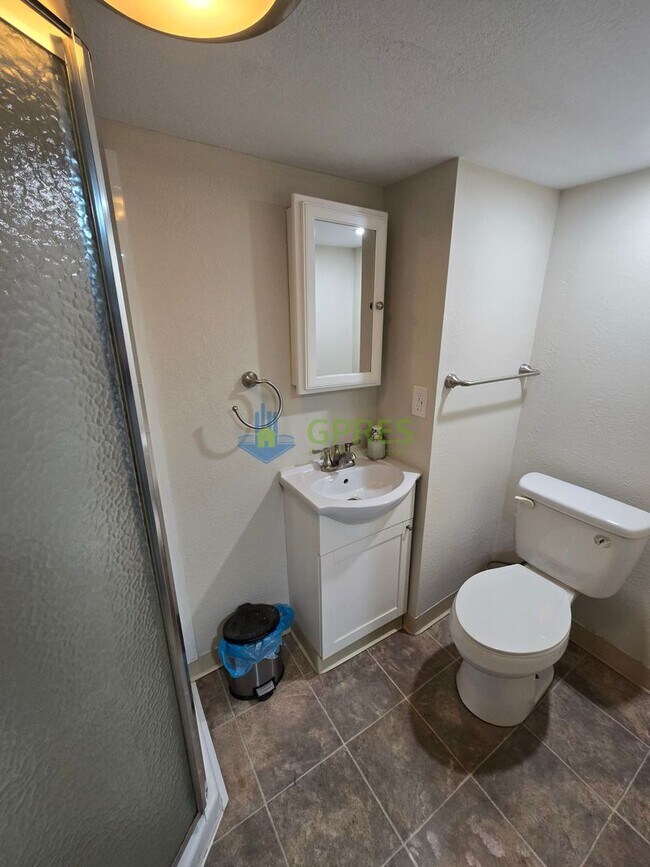 Building Photo - Newly renovated Beechview Home with Bonus Room walking distance to the T