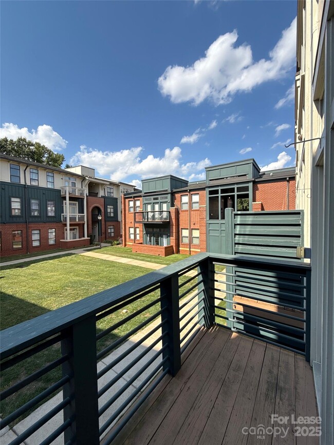 Building Photo - 520 New Bern Station Ct