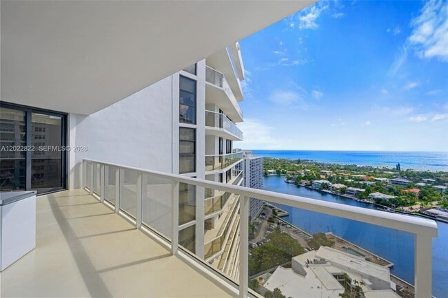 Building Photo - 20281 E Country Club Dr