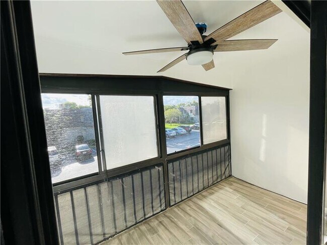 Building Photo - 3111 Oakland Shores Dr