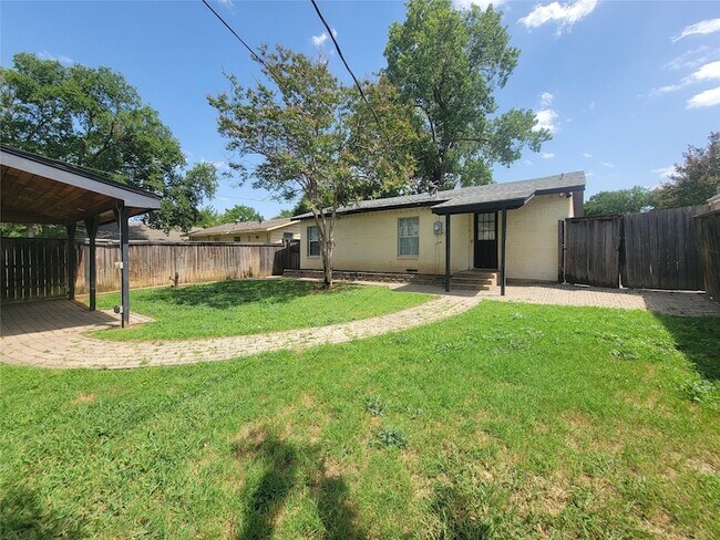 Building Photo - 1225 Blalock Ave