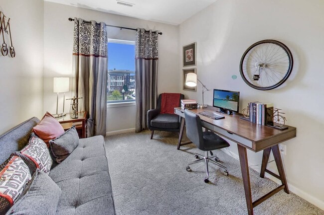 Building Photo - Wheaton 121