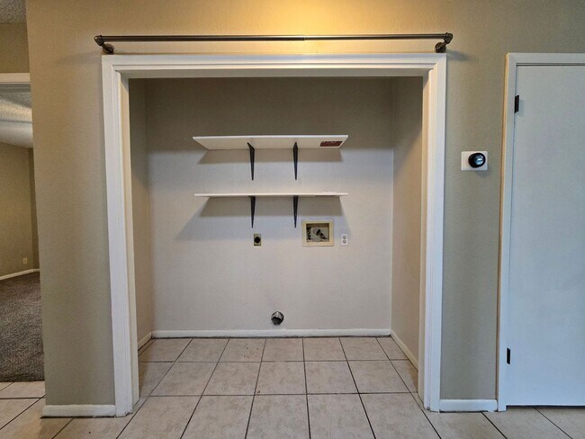 Building Photo - 1710 Joy Dr