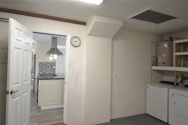 Building Photo - 746 Barbara St