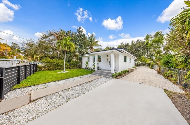 Building Photo - 250 NW 98th St