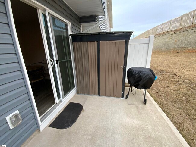 Building Photo - 4 Tidworth Dr