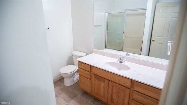 Building Photo - 2 br, 2.5 bath Townhome - The Gables The G...