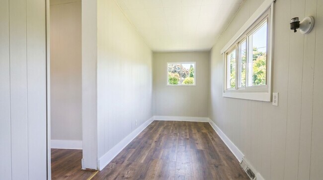 Building Photo - 7612 Colgate Ave