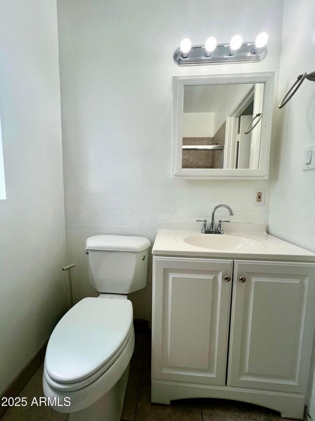 Building Photo - 2945 N 19th Ave