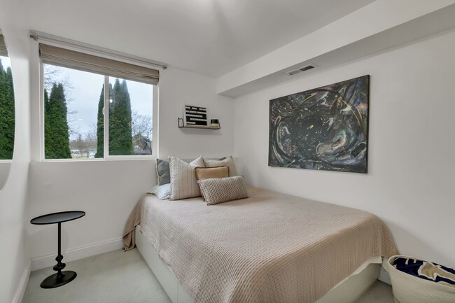 Building Photo - Renovated 5-Bedroom Home on Cul-de-Sac with Park Views & Stunning Outdoor Living