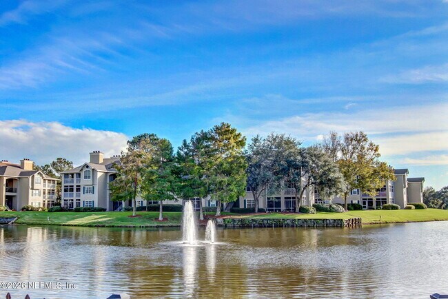 Building Photo - 800 Ironwood Dr
