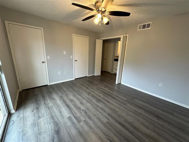 Building Photo - 250 El Dorado Blvd