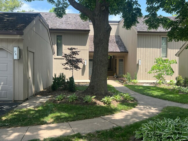 Primary Photo - 78 Foxwood Ln
