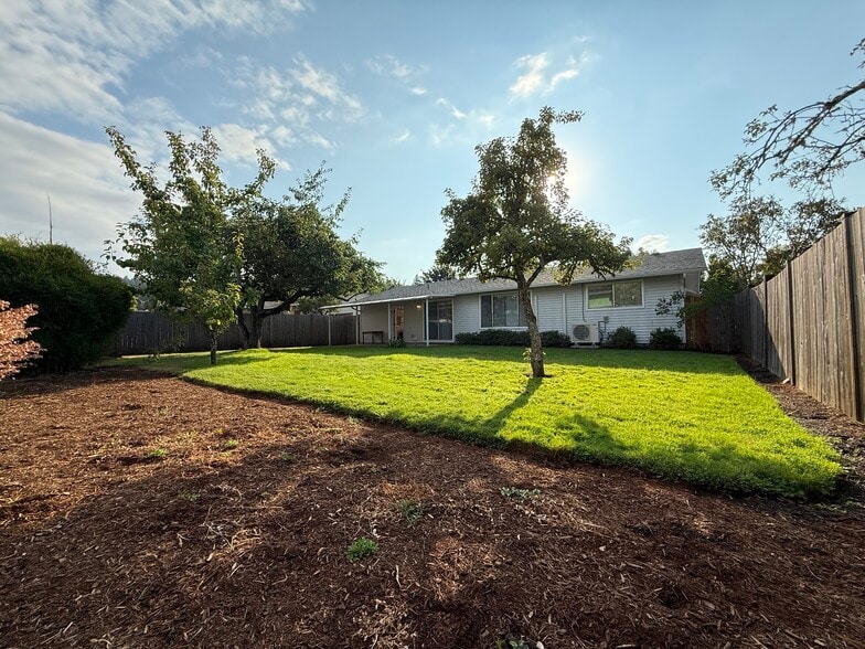 Spacious backyard with garden area - 1981 Orr Ln