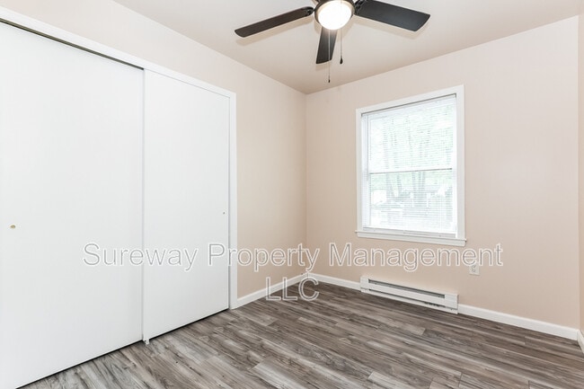 Building Photo - 50 Dahlia St