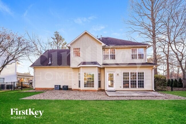 Building Photo - 7549 Sedgebrook Dr E