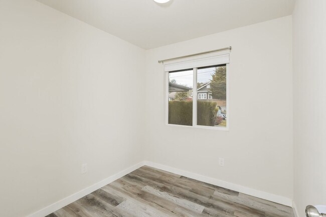 Building Photo - 7151-7153 Fauntleroy Wy SW