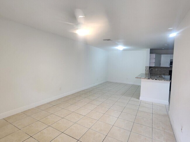 Building Photo - 6013 10th Ave N