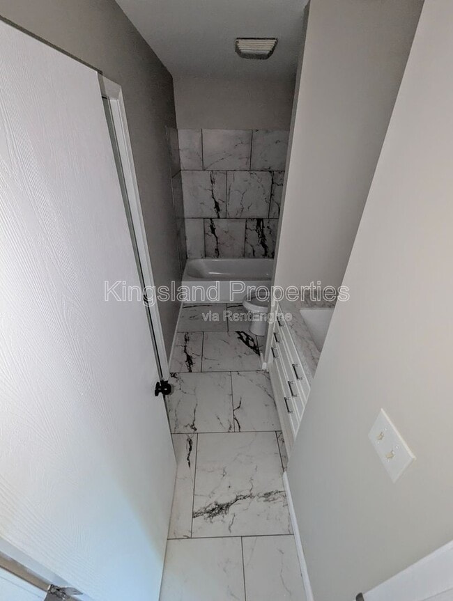 Building Photo - 2217 Wendy Way Dr