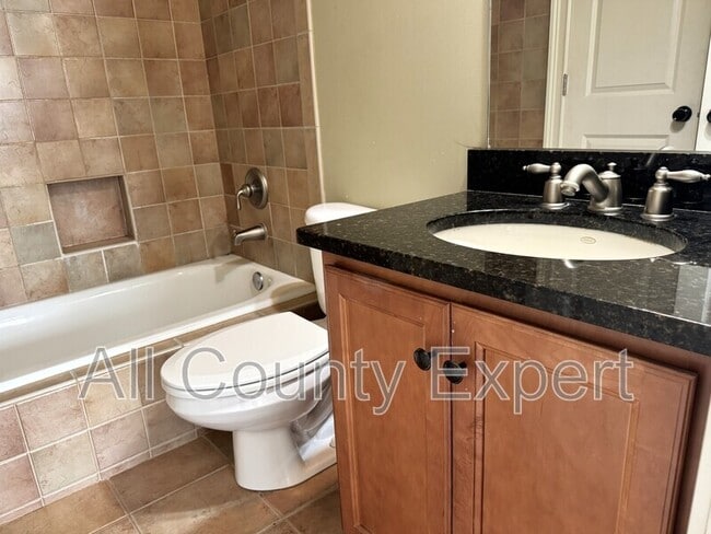 Building Photo - 1520 Vassar Ave