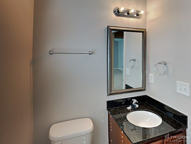 Building Photo - 453 Denman Loop